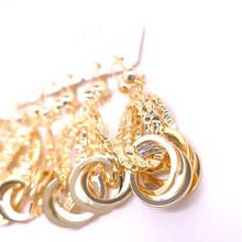 Cargar imagen en el visor de la galería, Looped ring on a hanging chain