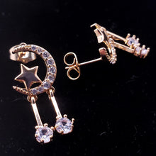 Cargar imagen en el visor de la galería, Moon crest with star and hanging crystals (clear)