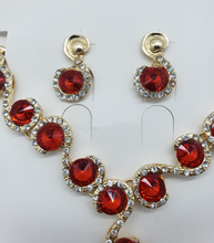 Cargar imagen en el visor de la galería, Large red crystal circles surrounded with clear crystals (set)