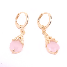 Load image into Gallery viewer, Eiffel Tower on a pink crystal balloon