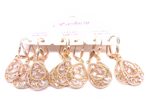 Cargar imagen en el visor de la galería, Clear crystals basket outline