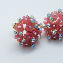 Load image into Gallery viewer, Dark pink blooming rose with clear crystals (set)