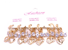 Cargar imagen en el visor de la galería, Clear crystal bow tie with hanging heart