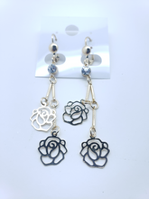 Load image into Gallery viewer, Dual hollow Rose outline with a clear crystal