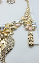 Load image into Gallery viewer, Laminated multi color daisies with clear crystals (set)