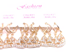 Load image into Gallery viewer, Sailing boat with clear crystals