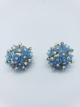 Load image into Gallery viewer, Blooming blue rose with clear crystals (set)