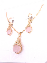 Load image into Gallery viewer, Eiffel Tower on a pink crystal balloon