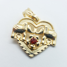 Cargar imagen en el visor de la galería, Hollow heart with two elephants and a red crystal - Rosina Jewlery