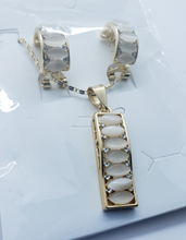 Load image into Gallery viewer, White Crystal Row with crystals (set)