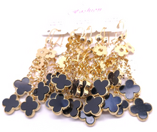 Cargar imagen en el visor de la galería, Black clovers with hanging pendants