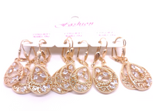 Cargar imagen en el visor de la galería, Clear crystals basket outline