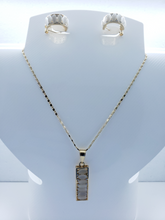 Load image into Gallery viewer, White Crystal Row with crystals (set)