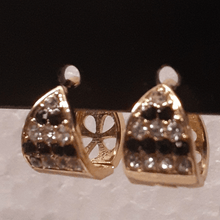 Load image into Gallery viewer, Small multi layer clear crystal earrings