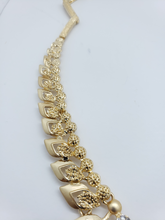 Load image into Gallery viewer, Laminated pointed flower pedals design with clear crystals set