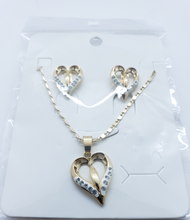 Load image into Gallery viewer, Hollow white heart with clear crystals (set)