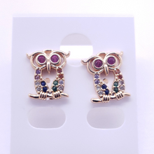 Cargar imagen en el visor de la galería, Hollow red eye Owl with multi color crystals