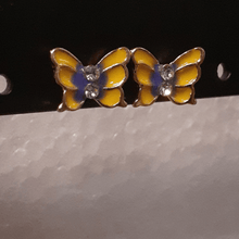 Load image into Gallery viewer, Small yellow butterflies with a blue center and crystals