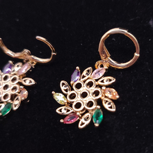 Load image into Gallery viewer, Multi color pointed sunflower