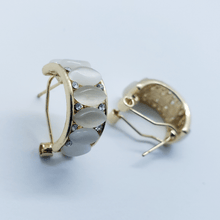 Load image into Gallery viewer, White Crystal Row with crystals (set)