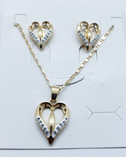 Load image into Gallery viewer, Hollow white heart with clear crystals (set)