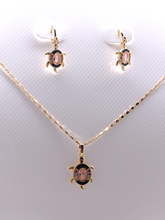 Cargar imagen en el visor de la galería, Small pink turtle with a black and clear crystal shell