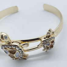 Cargar imagen en el visor de la galería, Dual shell color Tri turtles with clear crystals