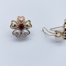 Cargar imagen en el visor de la galería, Shimmering four leaf clover tri color with a red crystal (set)