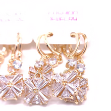 Load image into Gallery viewer, Comparted clear crystal square