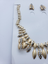 Load image into Gallery viewer, Laminated hanging pedals with clear crystals (set)