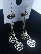 Load image into Gallery viewer, Dual hollow Rose outline with a clear crystal