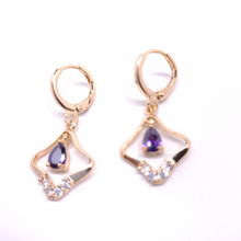 Cargar imagen en el visor de la galería, Hollow diamond shaped with hanging purple crystal