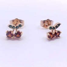 Cargar imagen en el visor de la galería, Red cherries with a green leaf