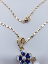 Load image into Gallery viewer, Fading blue flower with pearls and clear crystals (set)