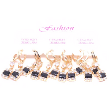 Load image into Gallery viewer, Elegant hanging black square crystal