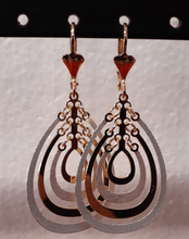 Cargar imagen en el visor de la galería, Tri Color balloon hoop earrings