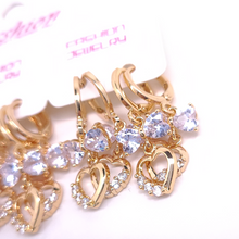 Cargar imagen en el visor de la galería, Clear crystal bow tie with hanging heart