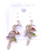 Cargar imagen en el visor de la galería, Flapping fly with multi color crystals (clear)