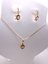 Cargar imagen en el visor de la galería, Small pink turtle with a black and clear crystal shell