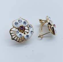 Load image into Gallery viewer, Circular white heart with crystals (pink)