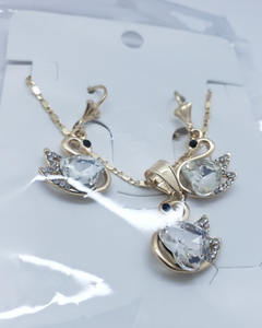 Swan with heart shaped clear crystals (set)