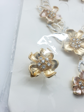 Load image into Gallery viewer, Gold rose design with clear crystals (set)
