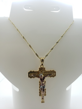 Cargar imagen en el visor de la galería, Large tri color Jesus on the cross - Rosina Jewlery
