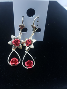 Small red rose with a swinging red crystal rose