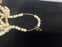 Load image into Gallery viewer, White pearl Bangle with hanging pendants
