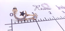 Cargar imagen en el visor de la galería, Moon crest with star and hanging crystals (clear)
