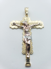 Cargar imagen en el visor de la galería, Large tri color Jesus on the cross - Rosina Jewlery
