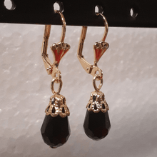 Load image into Gallery viewer, Black droplet earrings
