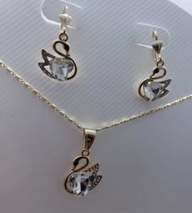 Swan with heart shaped clear crystals (set)