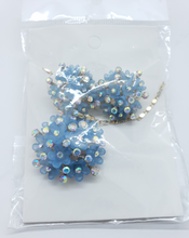 Cargar imagen en el visor de la galería, Blooming blue rose with clear crystals (set)
